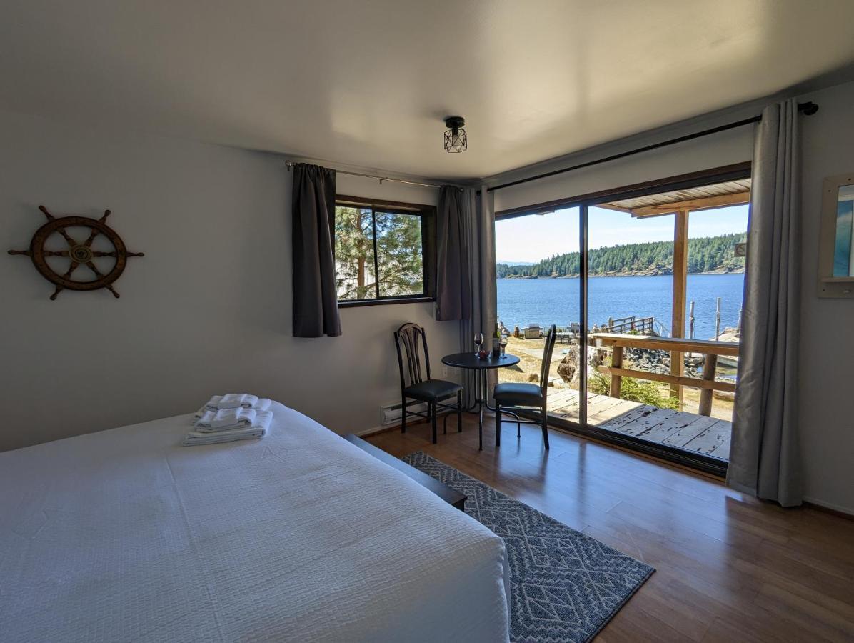 Jade Resort-Oceanfront Suites In Gowlland Harbour Heriot Bay ภายนอก รูปภาพ