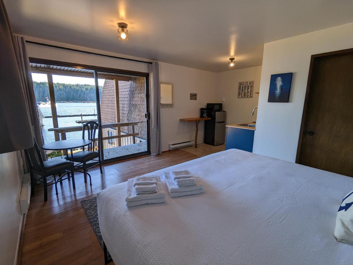 Jade Resort-Oceanfront Suites In Gowlland Harbour Heriot Bay ภายนอก รูปภาพ
