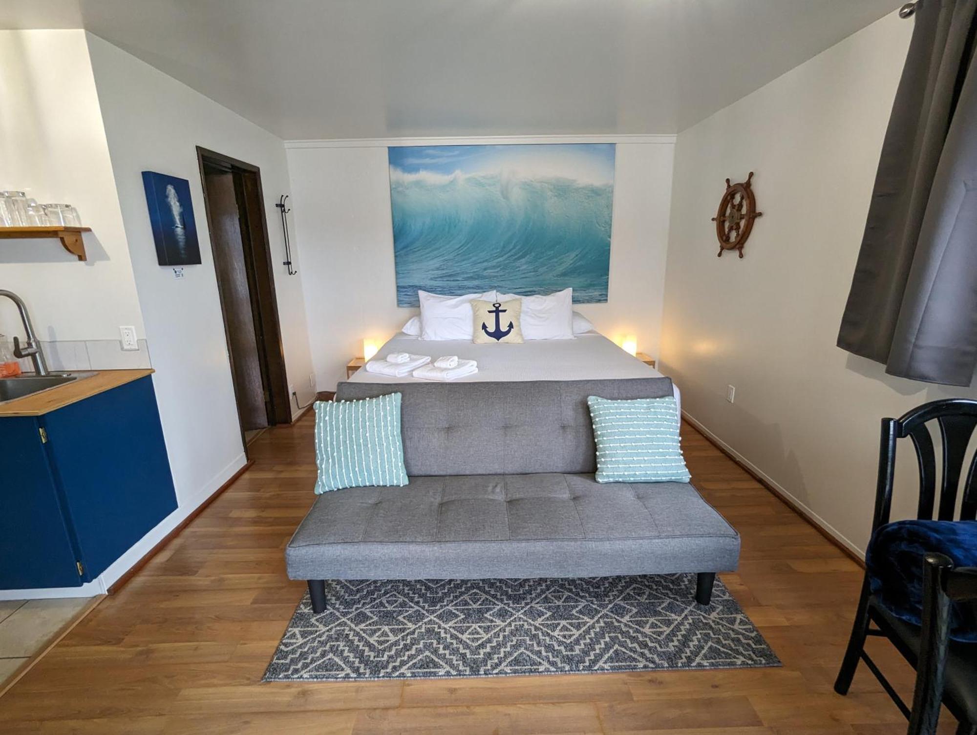 Jade Resort-Oceanfront Suites In Gowlland Harbour Heriot Bay ภายนอก รูปภาพ