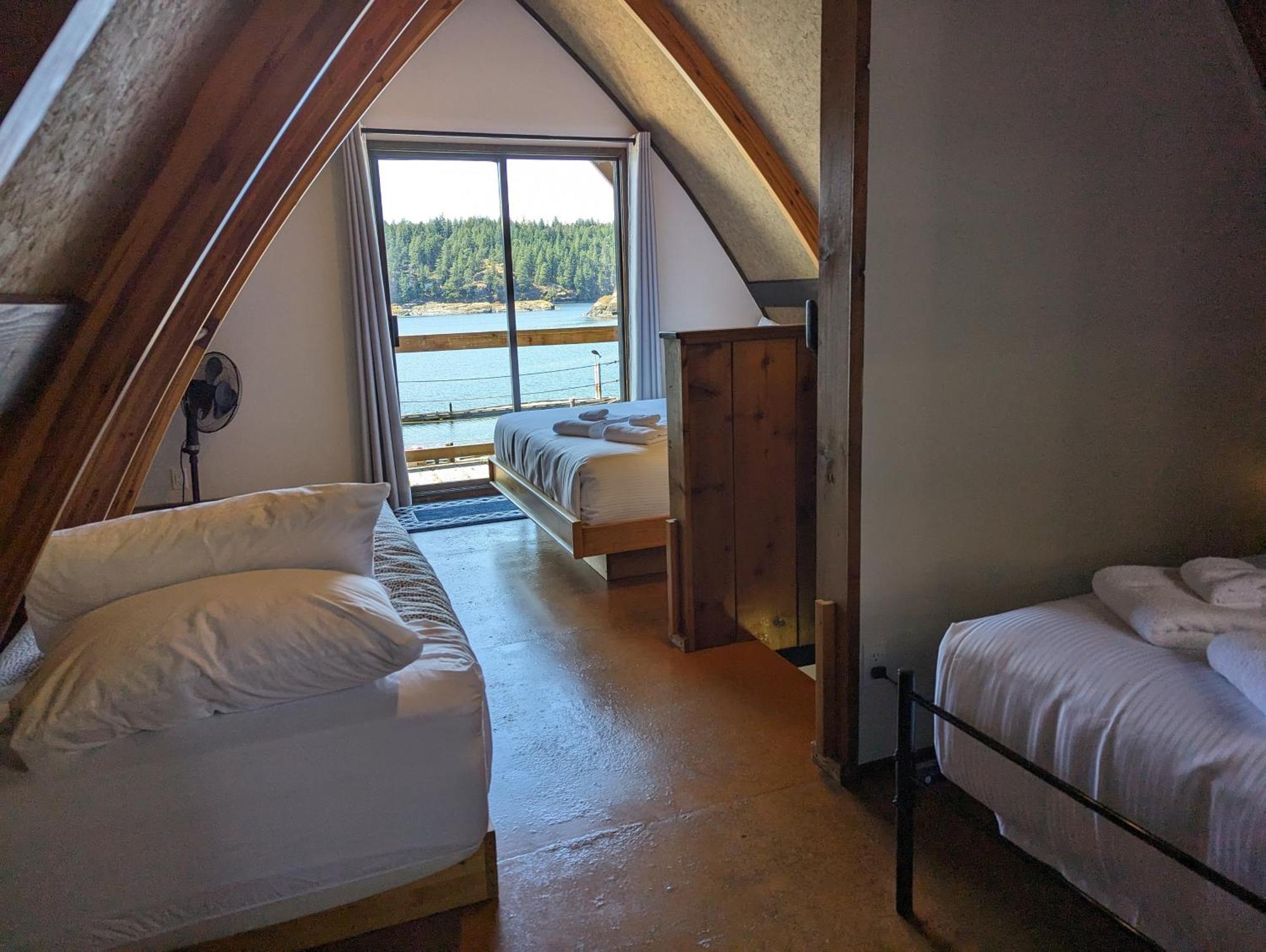 Jade Resort-Oceanfront Suites In Gowlland Harbour Heriot Bay ภายนอก รูปภาพ