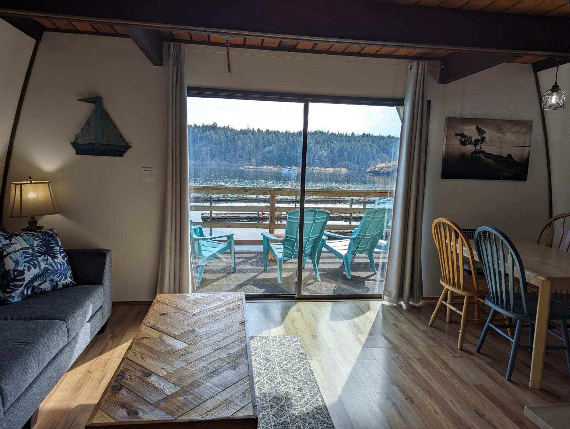Jade Resort-Oceanfront Suites In Gowlland Harbour Heriot Bay ภายนอก รูปภาพ