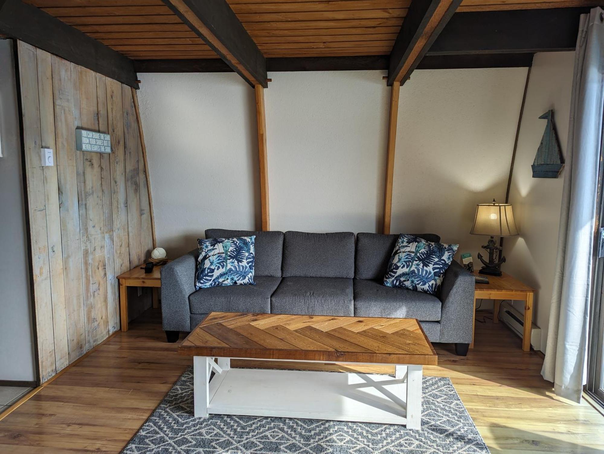 Jade Resort-Oceanfront Suites In Gowlland Harbour Heriot Bay ภายนอก รูปภาพ