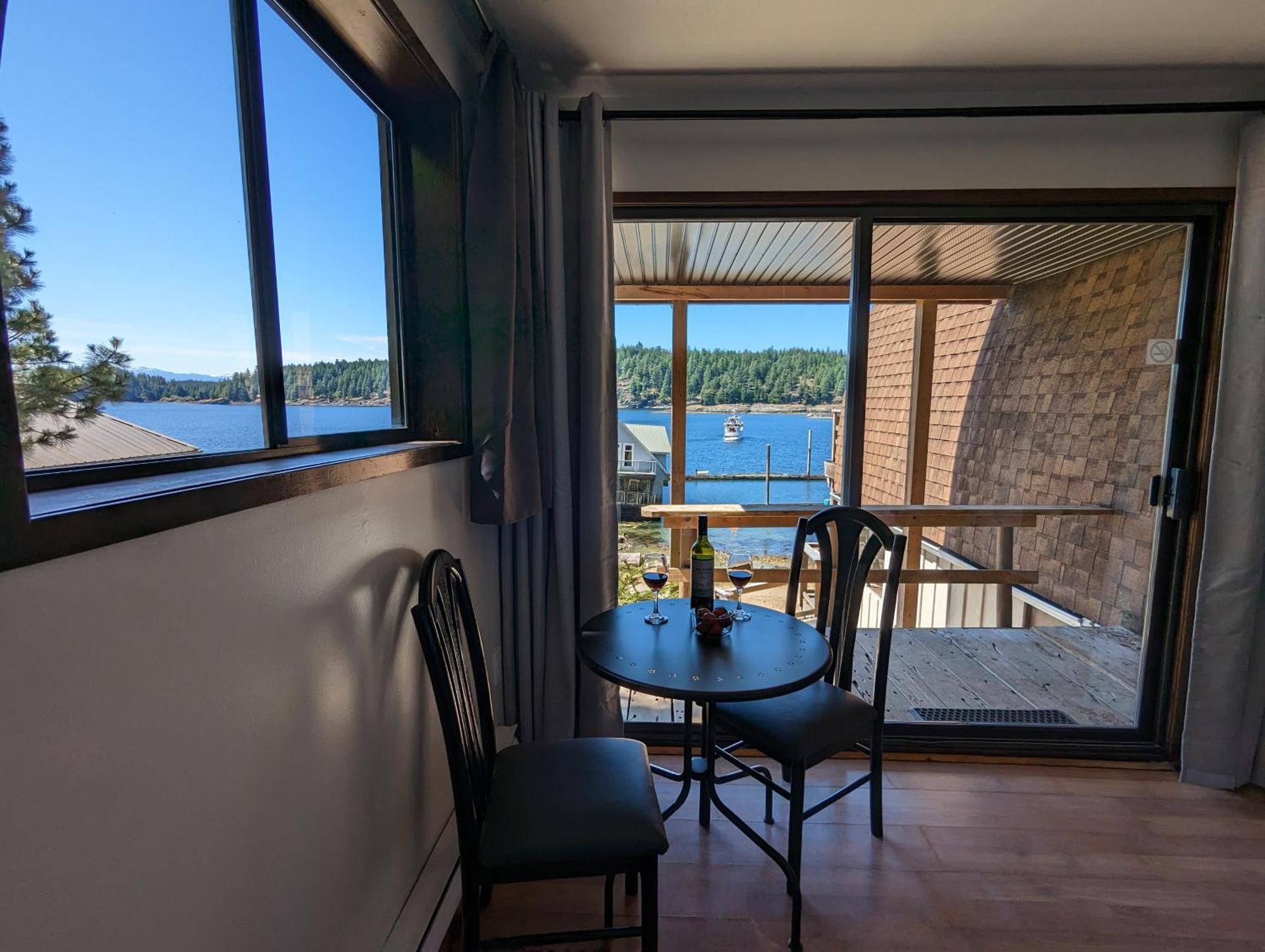 Jade Resort-Oceanfront Suites In Gowlland Harbour Heriot Bay ภายนอก รูปภาพ